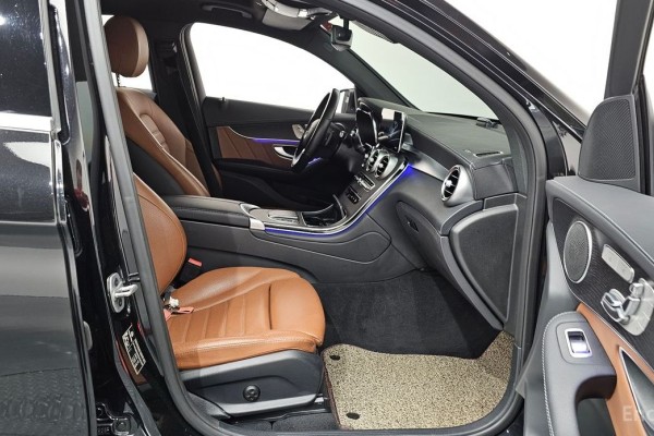 2022 Mercedes-Benz GLC с пробегом 67 214 км