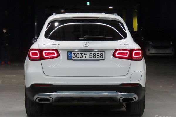 2021 Mercedes-Benz GLC с пробегом 104 903 км