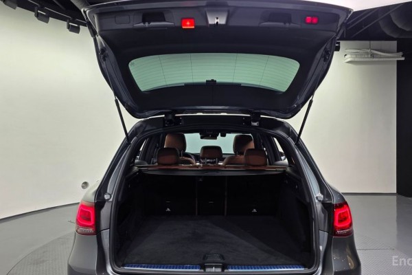 2022 Mercedes-Benz GLC с пробегом 114 520 км