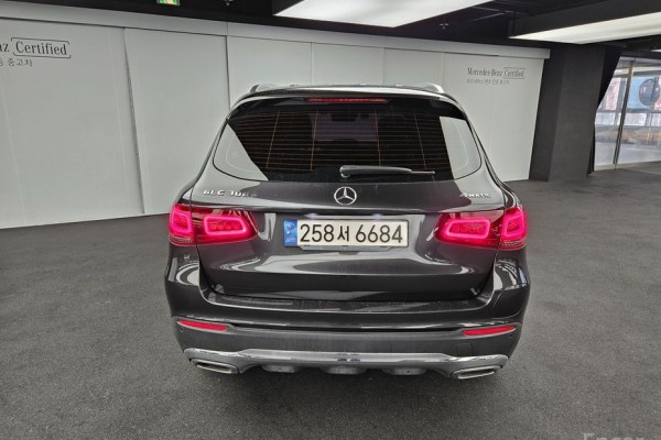 2021 Mercedes-Benz GLC с пробегом 65 366 км