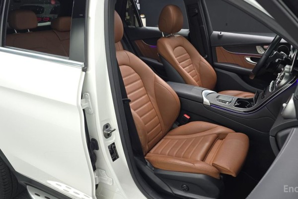 2022 Mercedes-Benz GLC с пробегом 53 915 км