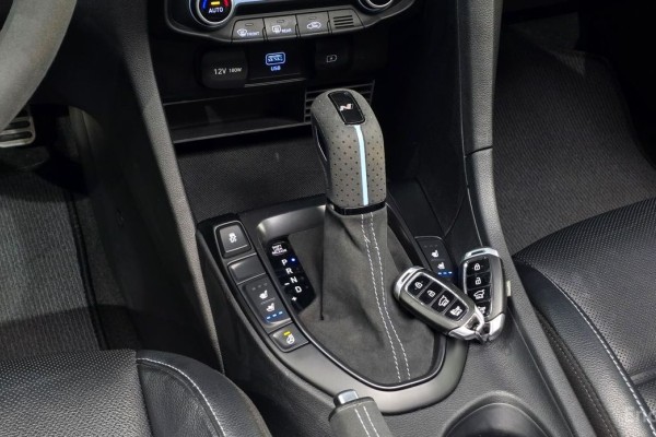 2021 Hyundai Veloster с пробегом 38 483 км