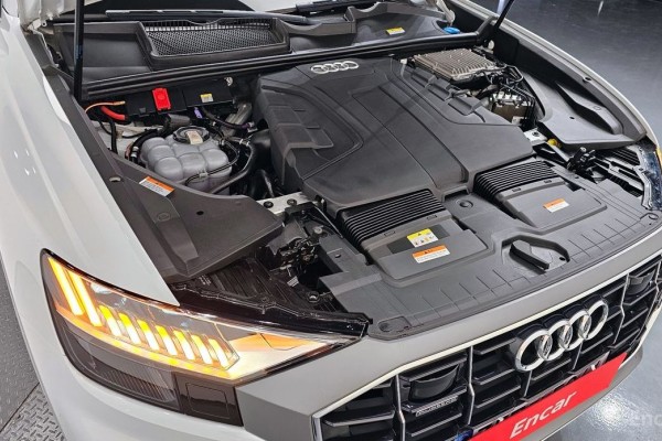 2020 Audi Q8 с пробегом 59 780 км