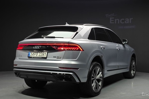 2022 Audi Q8 с пробегом 95 456 км