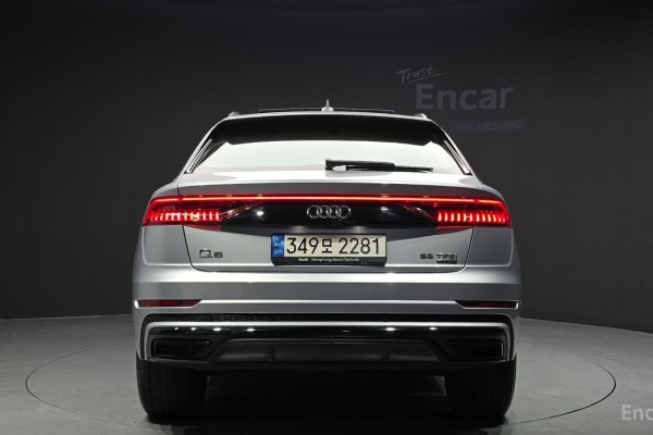 2022 Audi Q8 с пробегом 95 456 км