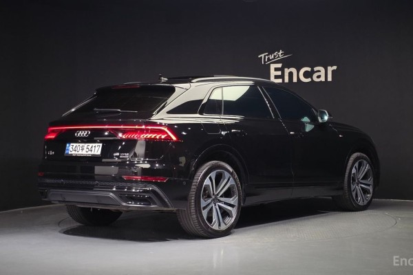 2022 Audi Q8 с пробегом 59 320 км