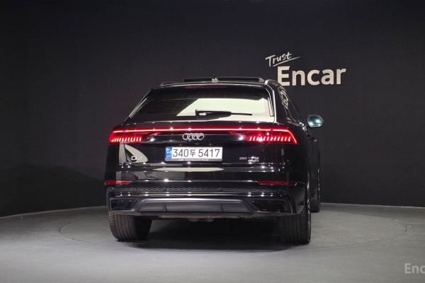 2022 Audi Q8 с пробегом 59 320 км