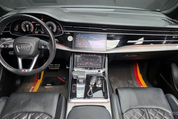 2022 Audi Q8 с пробегом 95 456 км