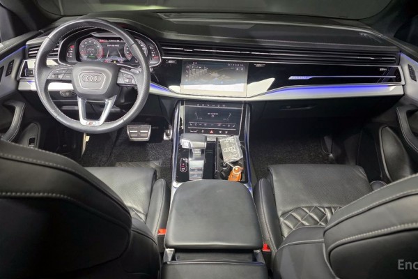 2022 Audi Q8 с пробегом 59 320 км