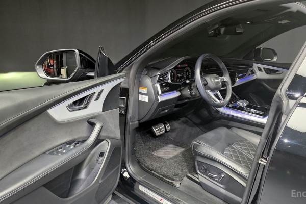 2022 Audi Q8 с пробегом 59 320 км