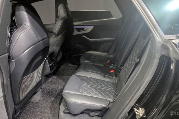 2022 Audi Q8 с пробегом 59 320 км