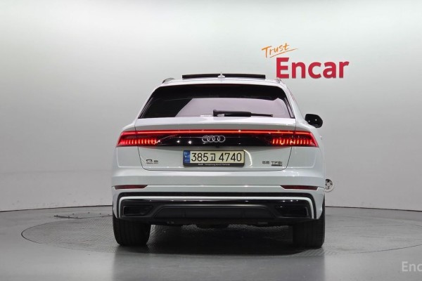 2021 Audi Q8 с пробегом 77 228 км