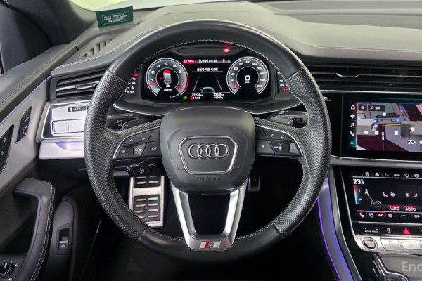 2021 Audi Q8 с пробегом 77 228 км