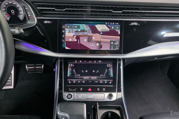 2021 Audi Q8 с пробегом 77 228 км