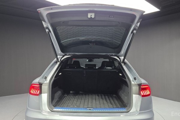 2022 Audi Q8 с пробегом 95 456 км