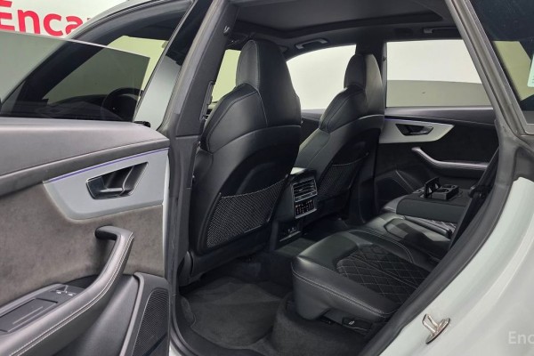2021 Audi Q8 с пробегом 77 228 км