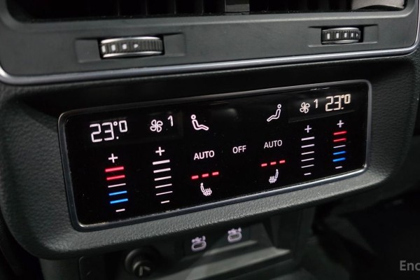 2021 Audi Q8 с пробегом 77 228 км