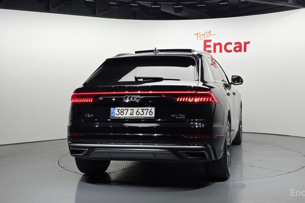 2021 Audi Q8 с пробегом 147 730 км