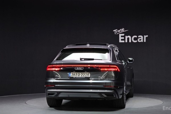 2021 Audi Q8 с пробегом 42 685 км