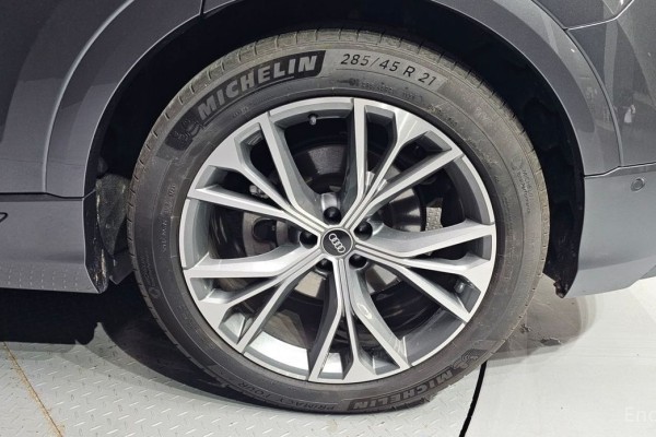 2021 Audi Q8 с пробегом 42 685 км