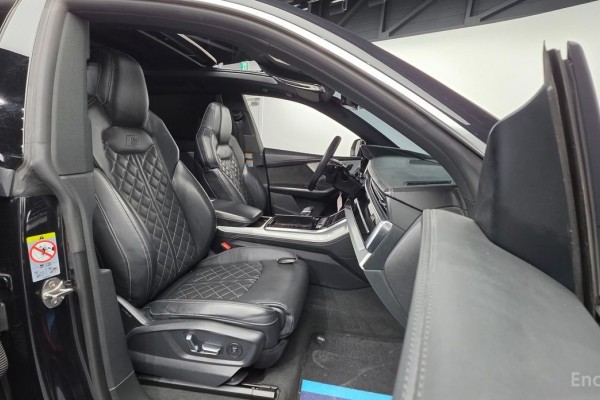 2021 Audi Q8 с пробегом 147 730 км