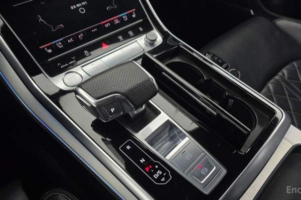 2020 Audi Q8 с пробегом 125 958 км