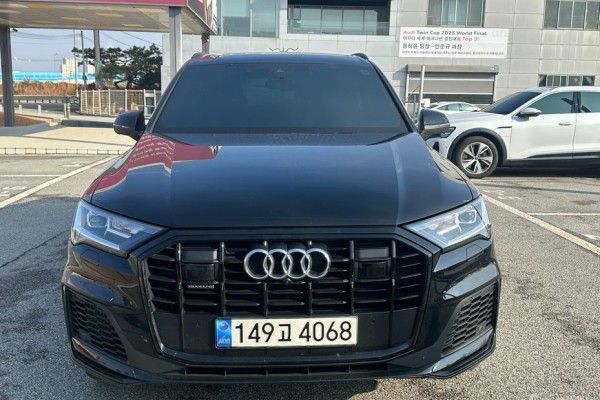 2022 Audi Q7 с пробегом 83 000 км