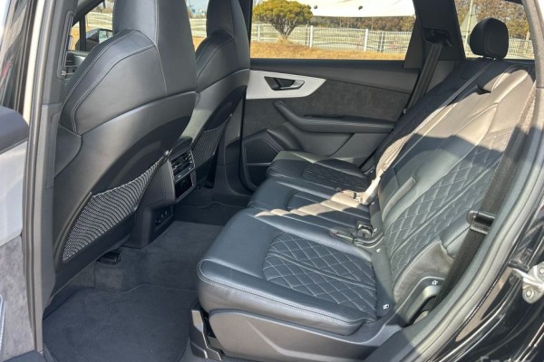 2022 Audi Q7 с пробегом 83 000 км