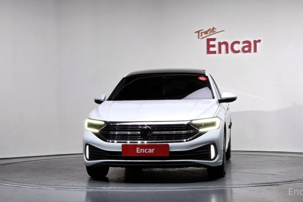 2022 Volkswagen Jetta с пробегом 33 736 км