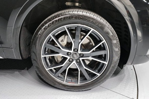 2023 Audi Q5 с пробегом 24 727 км