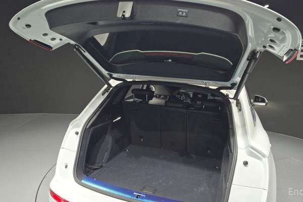 2023 Audi Q5 с пробегом 23 251 км