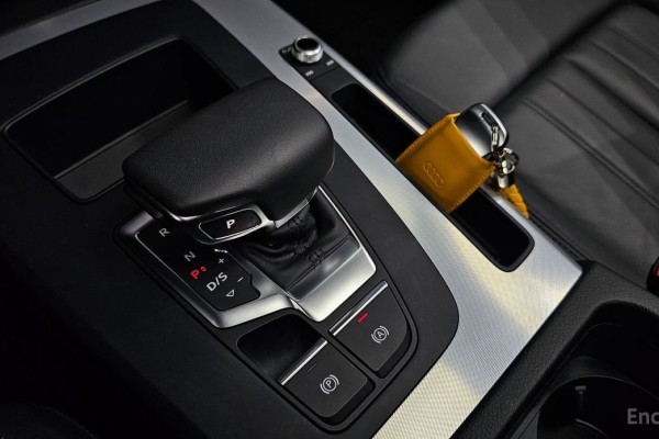 2023 Audi Q5 с пробегом 13 489 км