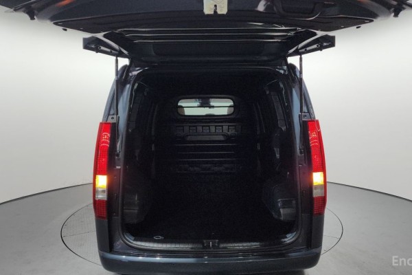 2022 Hyundai Staria с пробегом 76 762 км