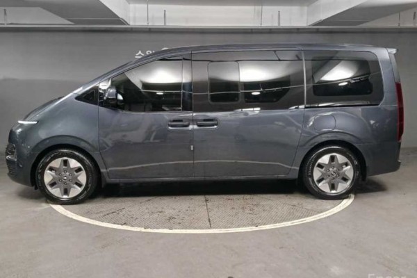 2022 Hyundai Staria с пробегом 73 456 км
