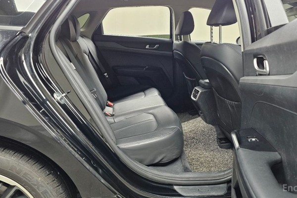 2022 Kia K5 с пробегом 130 327 км