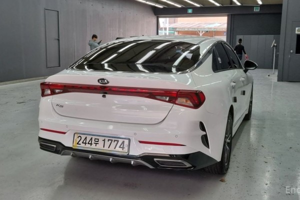 2021 Kia K5 с пробегом 95 000 км