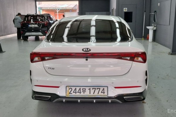 2021 Kia K5 с пробегом 95 000 км