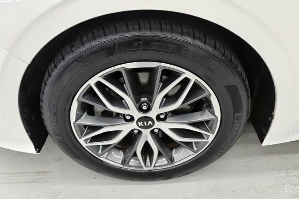 2021 Kia K5 с пробегом 95 000 км