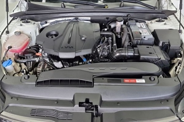 2021 Kia K5 с пробегом 95 000 км