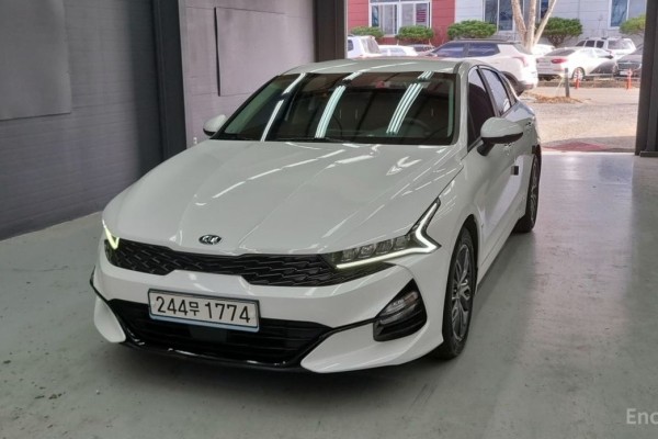 2021 Kia K5 с пробегом 95 000 км