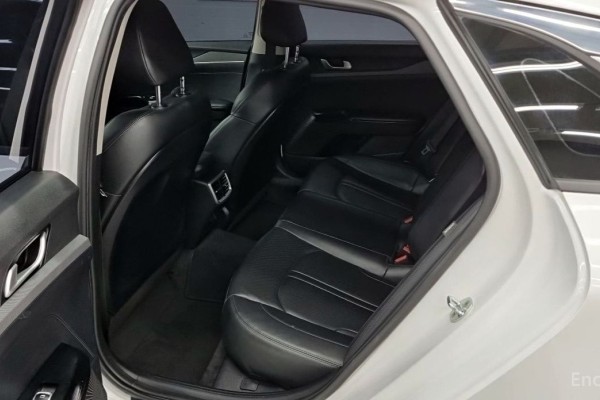 2021 Kia K5 с пробегом 95 000 км