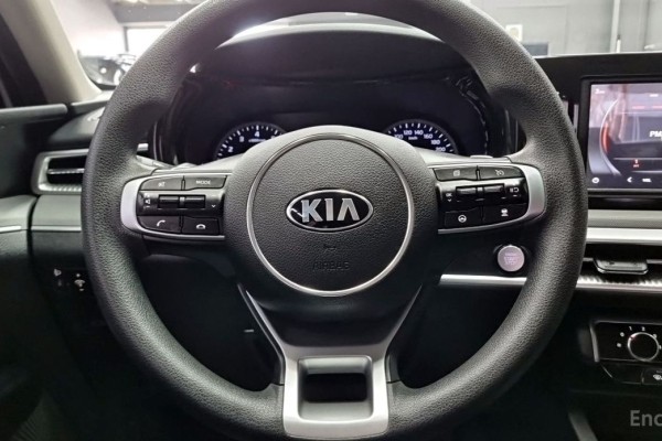 2021 Kia K5 с пробегом 95 000 км
