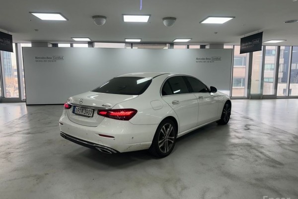 2022 Mercedes-Benz E-Класс с пробегом 90 579 км