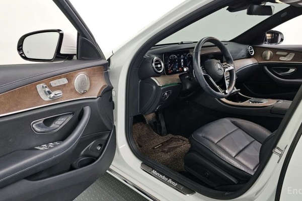 2022 Mercedes-Benz E-Класс с пробегом 53 502 км