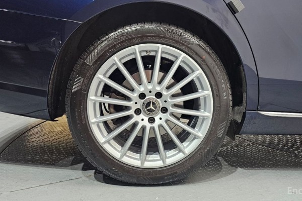 2021 Mercedes-Benz E-Класс с пробегом 40 591 км