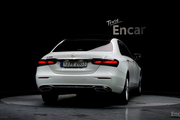 2021 Mercedes-Benz E-Класс с пробегом 52 427 км