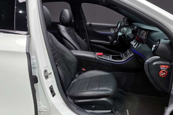 2022 Mercedes-Benz E-Класс с пробегом 45 978 км