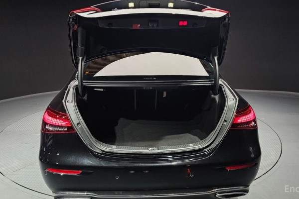 2022 Mercedes-Benz E-Класс с пробегом 40 269 км