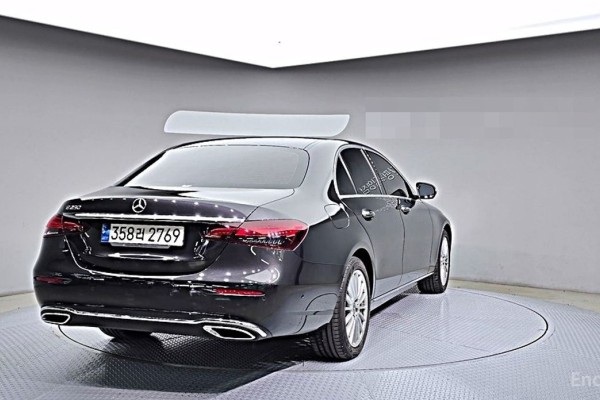 2022 Mercedes-Benz E-Класс с пробегом 61 620 км