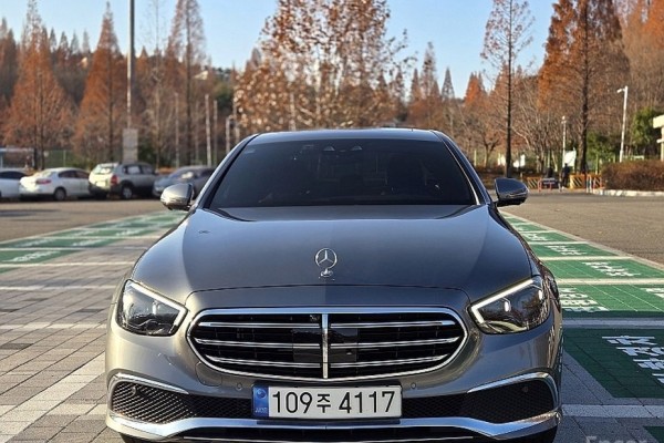 2022 Mercedes-Benz E-Класс с пробегом 49 695 км